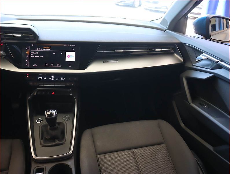 Audi A3 (2022) 35 TFSI - fotka 8 z 19