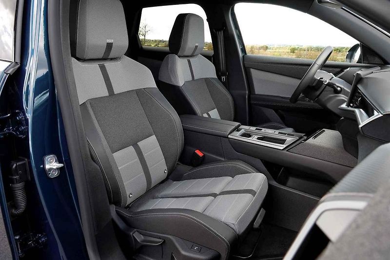Nový Opel Grandland při první tuzemské testovací jízdě