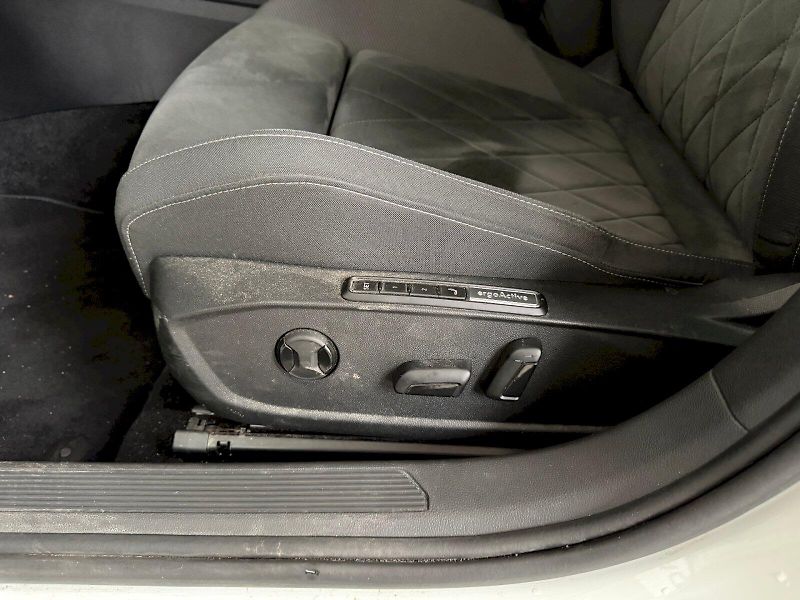 Volkswagen Golf Variant (2021) Style 1.5 TSI / 110 kW M6 - fotka 7 z 26