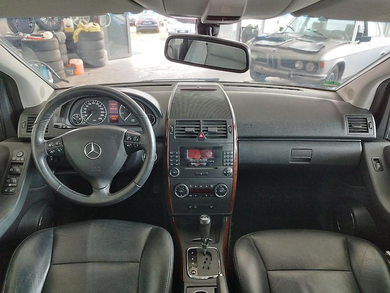 Mercedes-Benz Třídy A (2008) 1,5i 70KW,AUTOMAT,XEN,ALU,KŮŽE - fotka 11 z 19