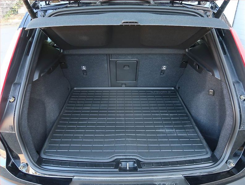 Volvo XC40 (2022) B4 - fotka 14 z 21