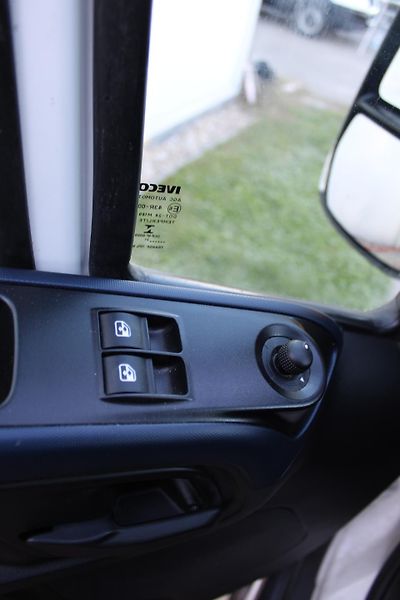 Iveco Daily 35S160 2,3 Hi-Matic Skříň+čelo - fotka 17 z 22