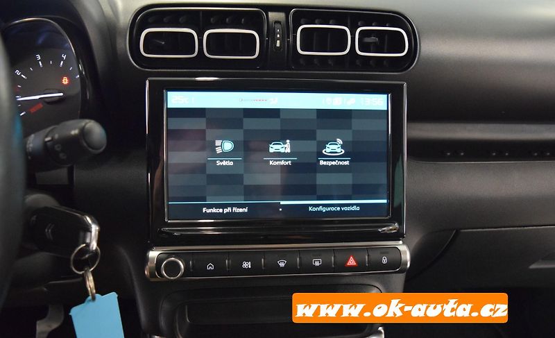 Citroën C3 Aircross 1.2 PT LED FEEL PACK 81 kW-DPH - fotka 37 z 51