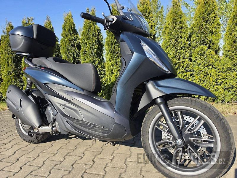 Piaggio Beverly 400 (2022) - fotka 1 z 16