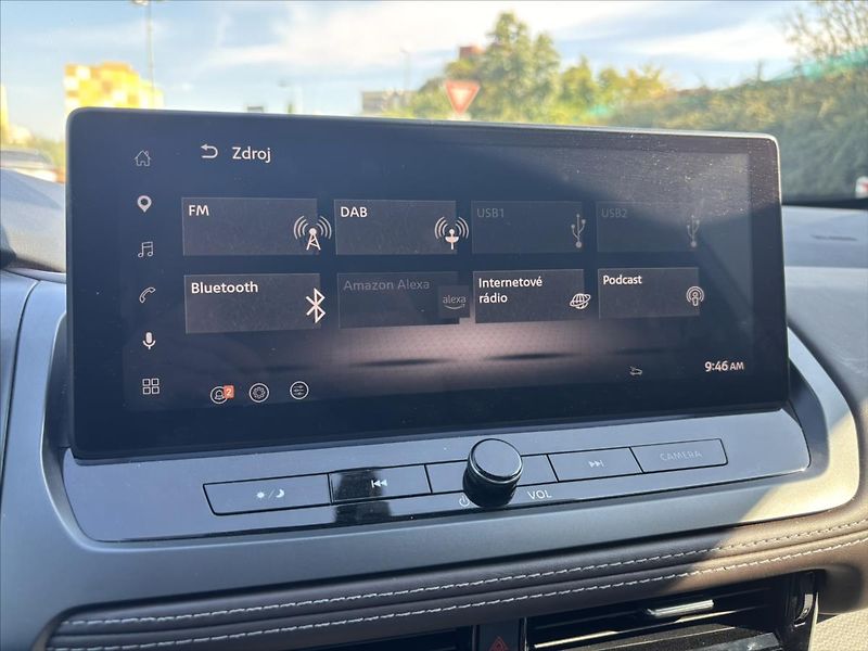 Nissan Qashqai 1,3 DIG-T AT 4x4 Tekna PANORAM - fotka 22 z 46