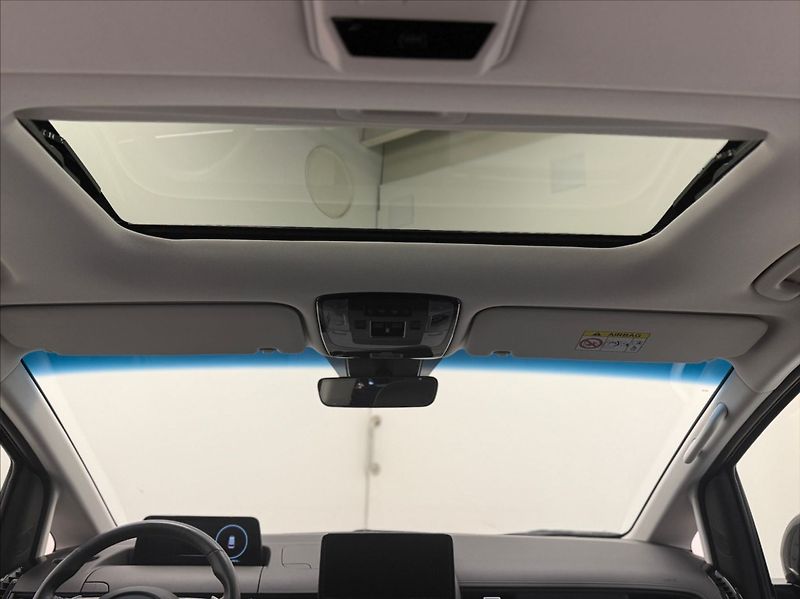 Hyundai Staria 2,2 CRDI PREMIUM LUXURY PANO - fotka 12 z 26
