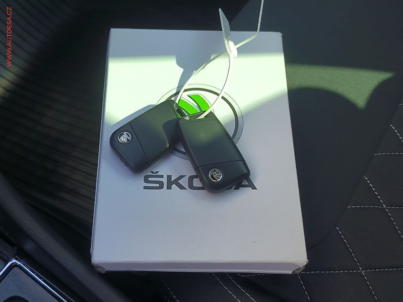 Škoda Karoq (2023) 1.5 TSI, 1.maj,ČR, SportLine - fotka 27 z 27