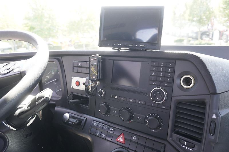 Mercedes-Benz (2020) Arocs 3236 8×4 / Crane Fassi - fotka 20 z 24