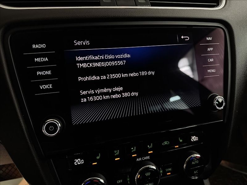 Škoda Octavia 2.0TDI 135kW 4x4 DSG L&K - fotka 21 z 44