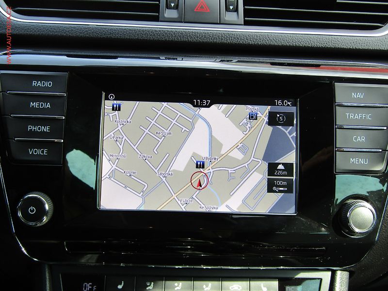 Škoda Superb (2016) 2.0TDi, AT, navi, bixen - fotka 15 z 20