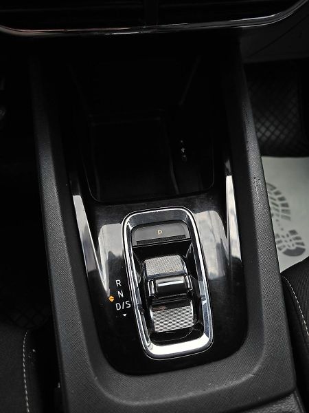 Škoda Octavia 110kW DSG STYLE + NAVI - fotka 21 z 41
