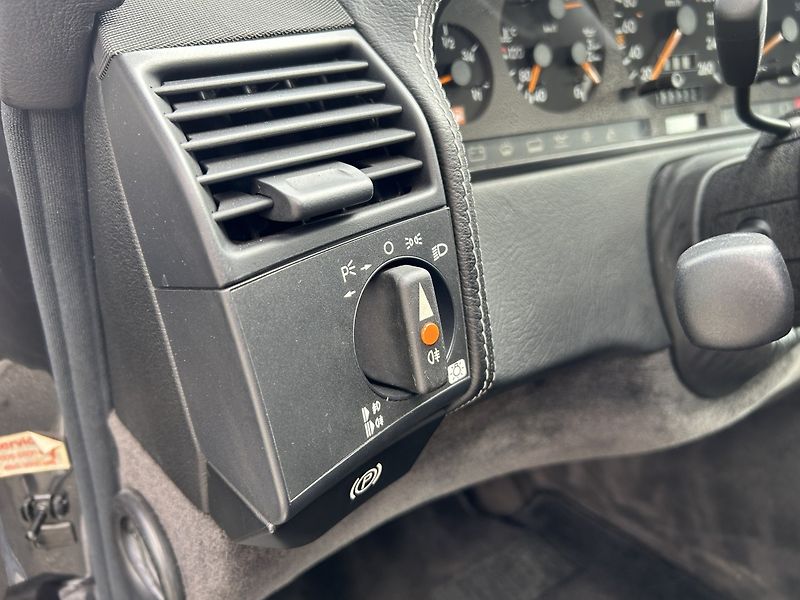 Mercedes-Benz SL 600 V12 - fotka 15 z 19