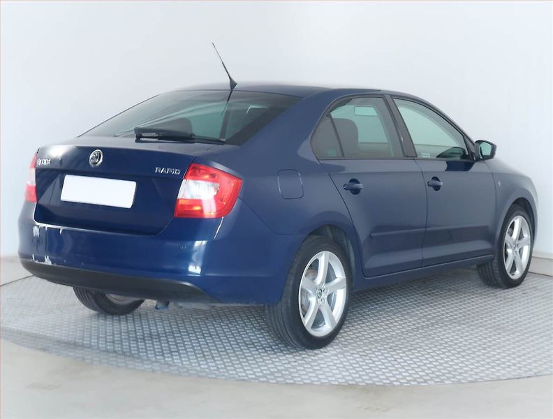 Škoda Rapid (2015) Ambition 1.6 TDI, Tempomat - fotka 5 z 17