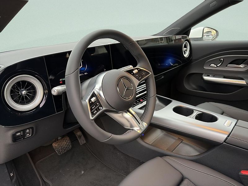 Mercedes-Benz CLA (2025) 200 - fotka 9 z 15