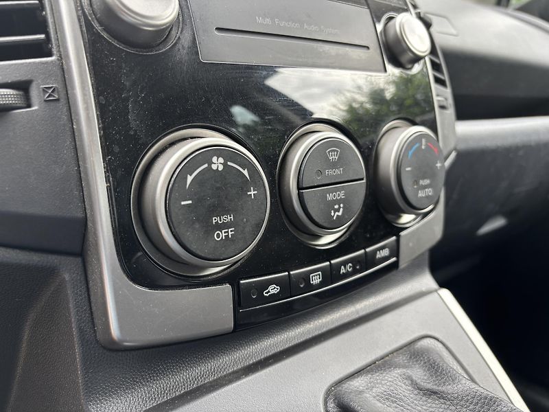 Mazda 5 2.0 Active - fotka 27 z 30
