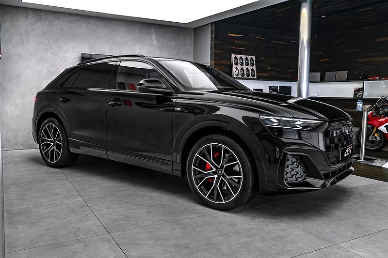 Audi Q8 50TDI FL S-line Laser B&O - fotka 4 z 11