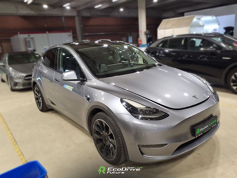 Tesla Model Y (2023) 4×4 | Berlín | Tažné 1 600 kg - fotka 2 z 9
