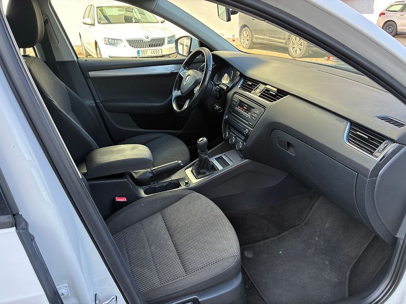 Škoda Octavia 1.6 TDi 77 kW AMBITION - fotka 14 z 17