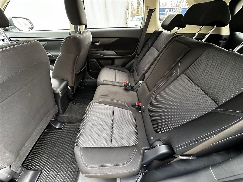 Mitsubishi Outlander 2,0 MIVEC, CZ, 1.majitel, DPH! - fotka 9 z 38