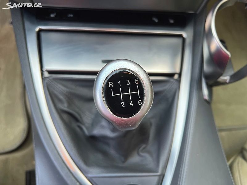 BMW Řada 6 3.0i manuál - fotka 18 z 26