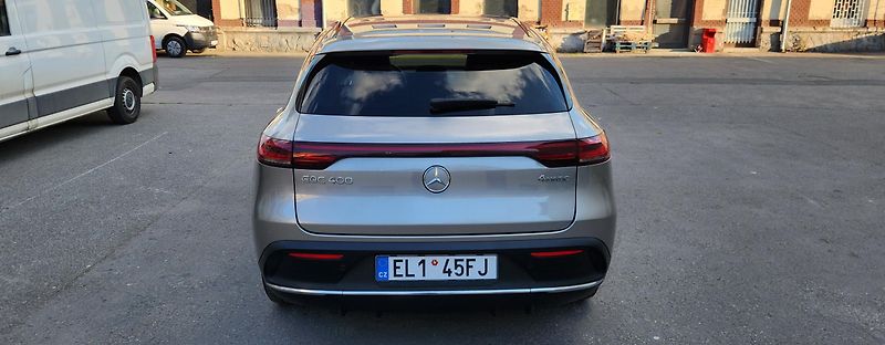 Mercedes-Benz EQC (2022) 400 4M AMG SOH 94,5% 85kWh - fotka 5 z 50