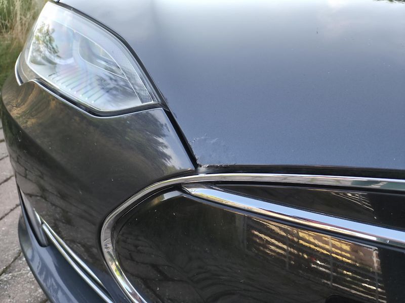 Tesla Model S (2016) P85D - fotka 15 z 16