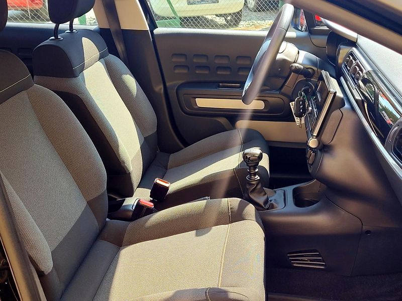 Citroën C3 1,2 110k Feel *SERV.KNIHA*   - fotka 25 z 44