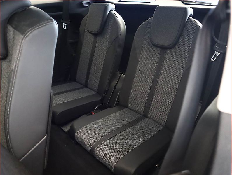 Peugeot 5008 (2018) Allure PureTech 130, 7 míst - fotka 19 z 20