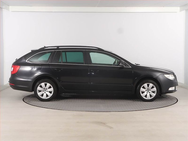 Škoda Superb (2013) Comfort 2.0 TDI, Automat - fotka 6 z 18