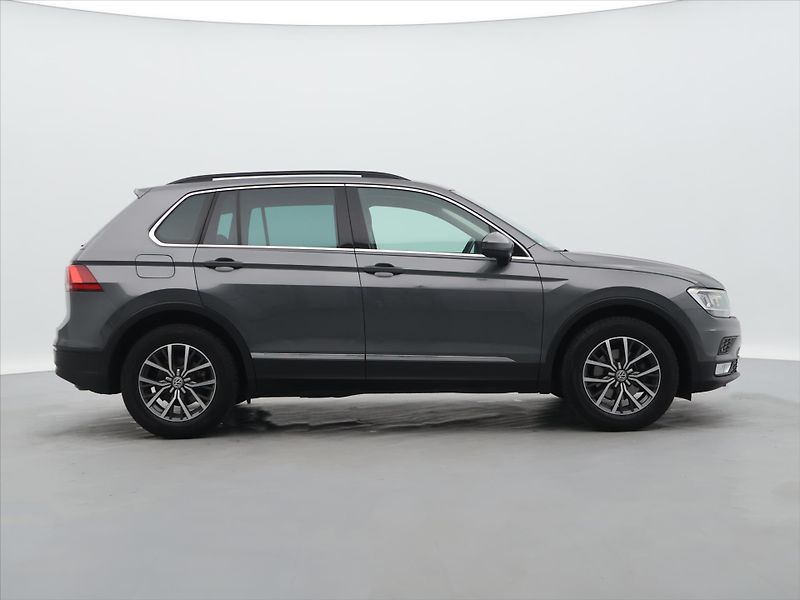 Volkswagen Tiguan 1,4 TSI 110kW DSG LED 1.Maj. - fotka 8 z 35