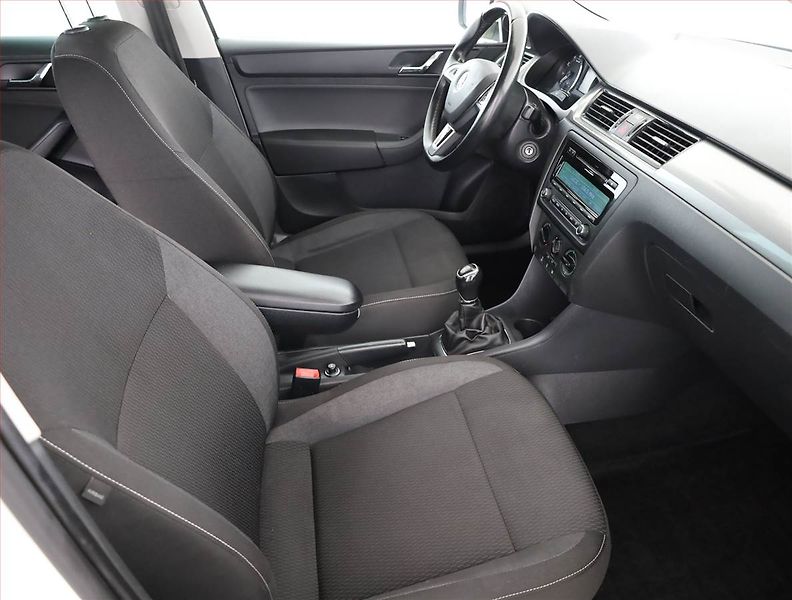 Škoda Rapid (2014) Spaceback 1.2 TSI, ČR,1.maj - fotka 7 z 17