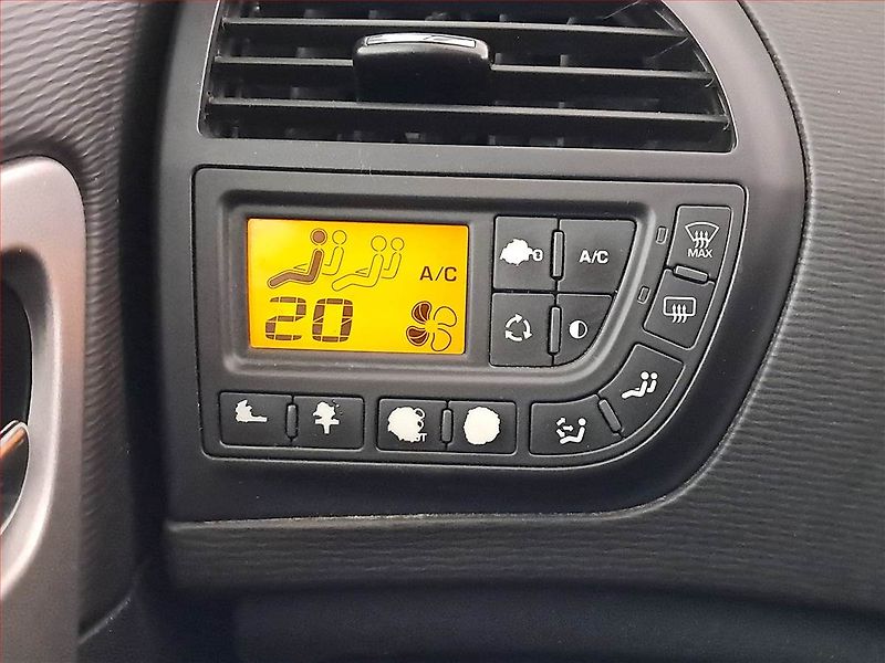 Citroën C4 Picasso (2011) 1.6 HDi, Serv.kniha, po STK - fotka 13 z 17