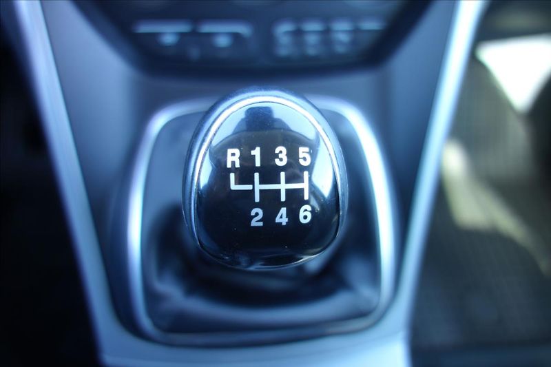 Ford C-MAX 1,6 TDCi 85KW, SERVIS. KN. - fotka 27 z 39