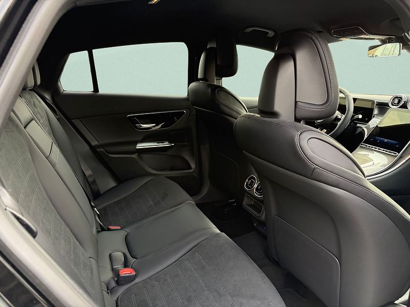 Mercedes-Benz GLC (2026) 300 e 4MATIC kupé - fotka 15 z 16