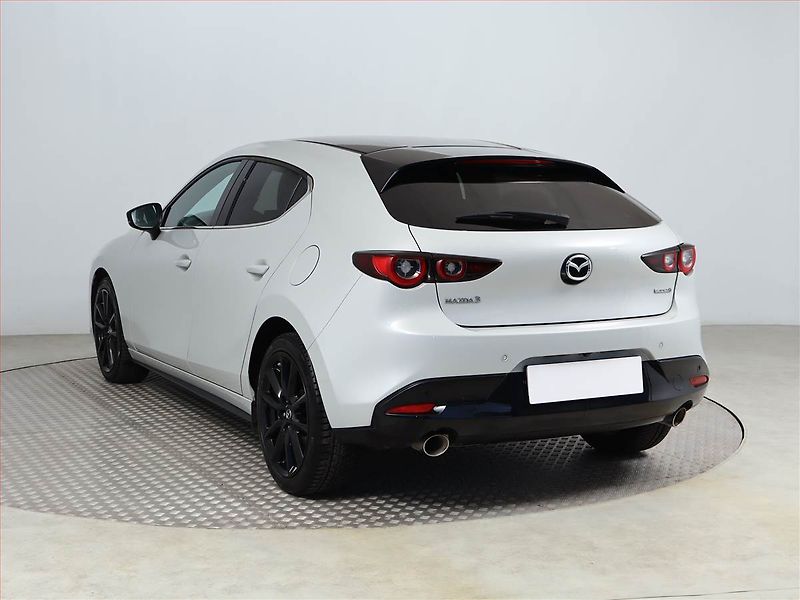 Mazda 3 (2024) 2.0 e-Skyactiv X - fotka 4 z 19