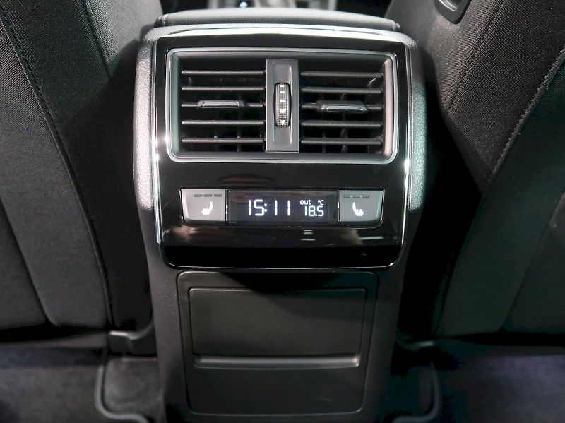Škoda Superb (2021) STYLE 2.0TDI 147KW 4x4 DSG TAŽ - fotka 40 z 42