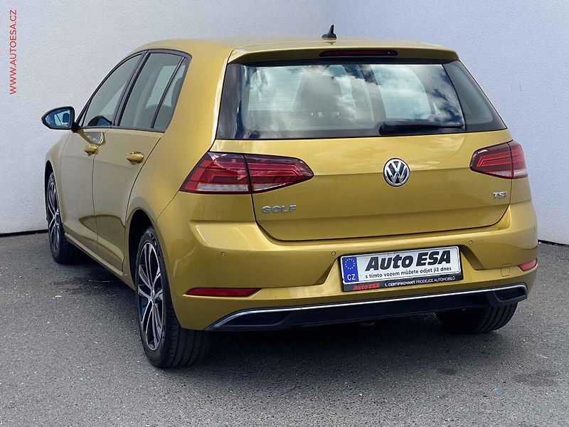 Volkswagen Golf (2017) 1.4TSi, ČR, LED, AC, kamera - fotka 6 z 17