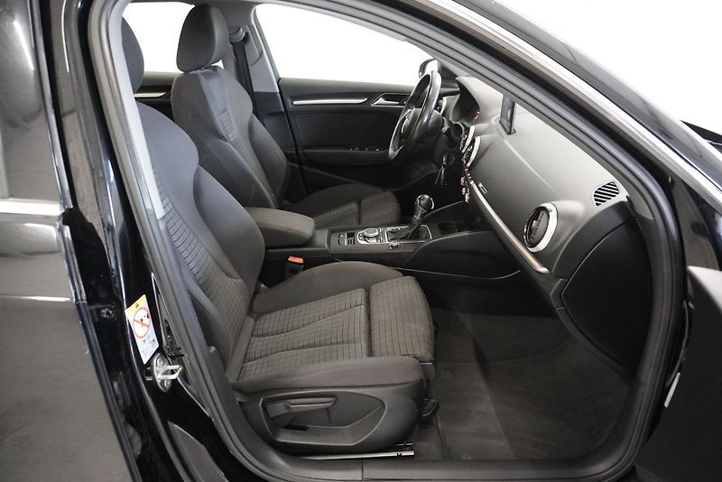 Audi A3 2.0 TFSi 140 kW SPORTBACK  DSG - fotka 28 z 29