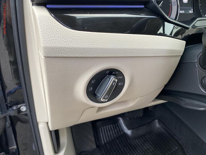 Škoda Superb (2015) 2.0 TDi 4x4, ČR, DSG - fotka 16 z 20