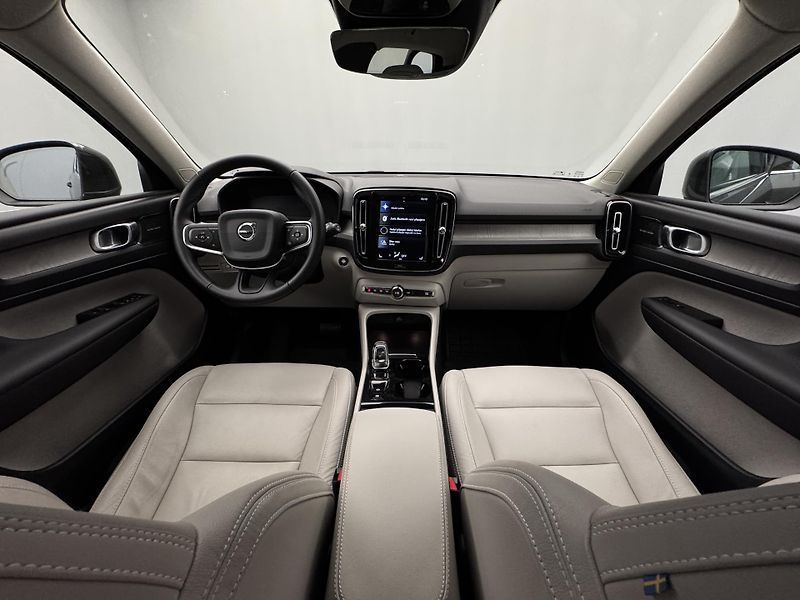 Volvo XC40 T5 AWD INSCRTIPTION REZERVACE - fotka 2 z 42