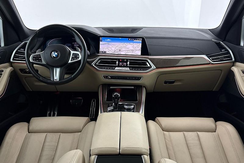BMW X5 xDrive40i - fotka 16 z 29