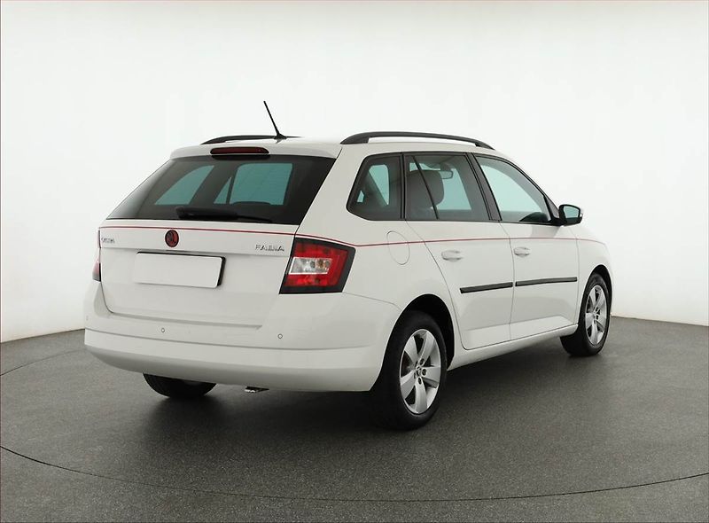 Škoda Fabia (2017) 1.2 TSI, Park. senzory - fotka 5 z 18