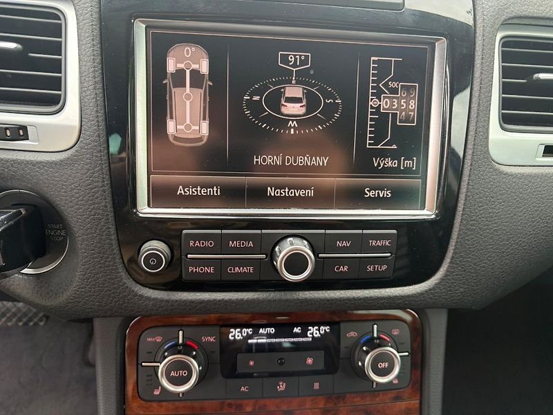 Volkswagen Touareg (2013) 3.0TDI180kW/4x4/VZDUCH/WEBASTO - fotka 19 z 35