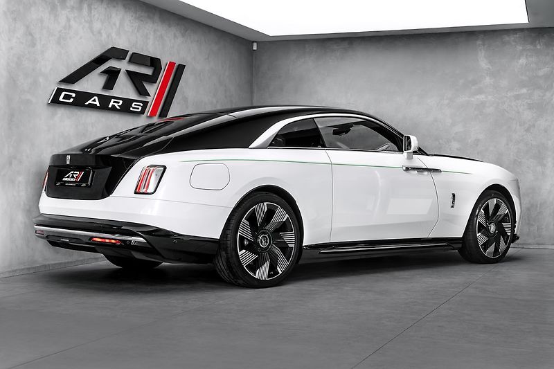 Rolls-Royce Spectre - fotka 4 z 29