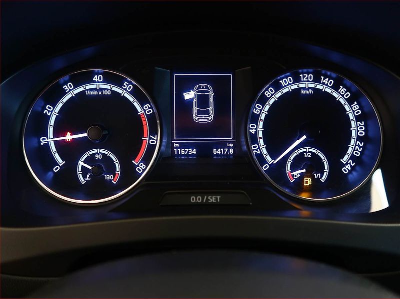 Škoda Rapid (2018) Spaceback 1.0 TSI, Tempomat - fotka 11 z 15