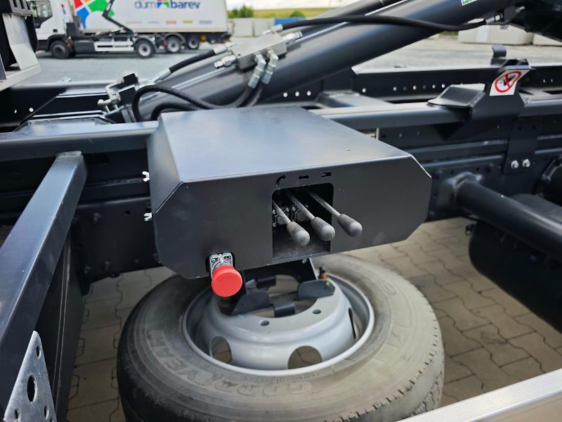 MAN TGL 12.220, NOVÝ 8t  hákový nosič - fotka 9 z 24