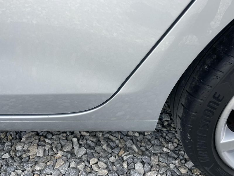 Volkswagen Golf 1.6TDi 105PS  6 HIGHLINE TOP!! - fotka 35 z 176