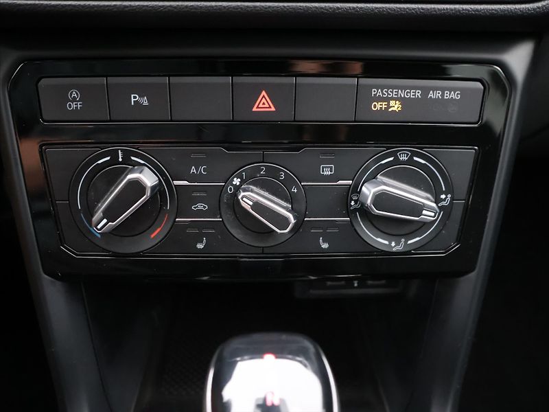 Volkswagen T-Cross 1,6 TDI DSG CZ Life - fotka 20 z 29