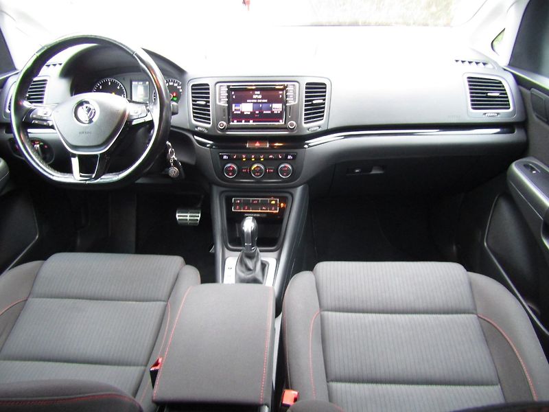 Volkswagen Sharan (2017) 2. 0 TDI 135kW DSG  ACC - fotka 14 z 40