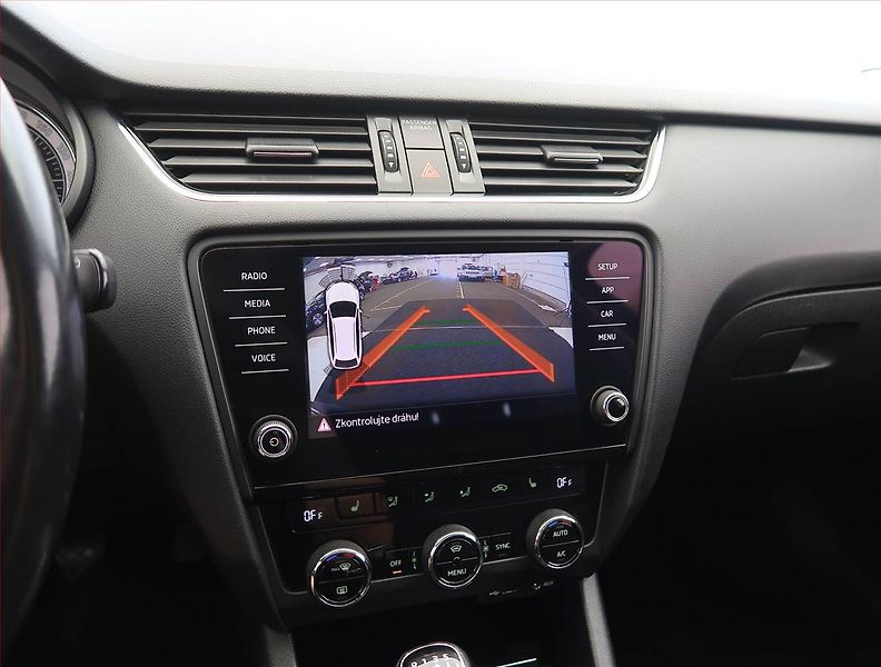 Škoda Octavia (2017) Style Plus 1.6 TDI, Tempomat - fotka 16 z 23